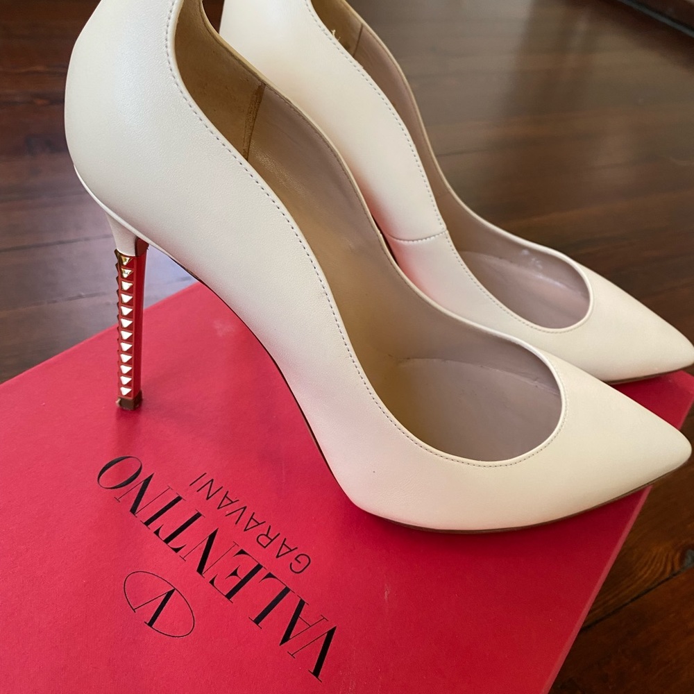 Valentino Cream/Gold Studded Heels